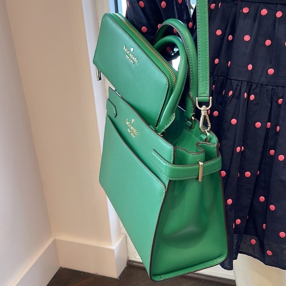 Kate Spade staci medium satchel
&
KSNY Staci Large Continental Wallet
Green Bean - Picture 16 of 16